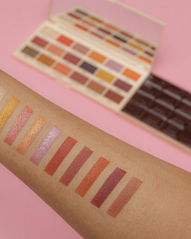 Revolution Chocolate Caramel Nudes Eyeshadow Palette